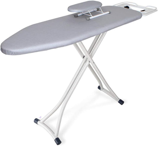 Ce support de repassage reunit des elements metalliques et des elements en plastique