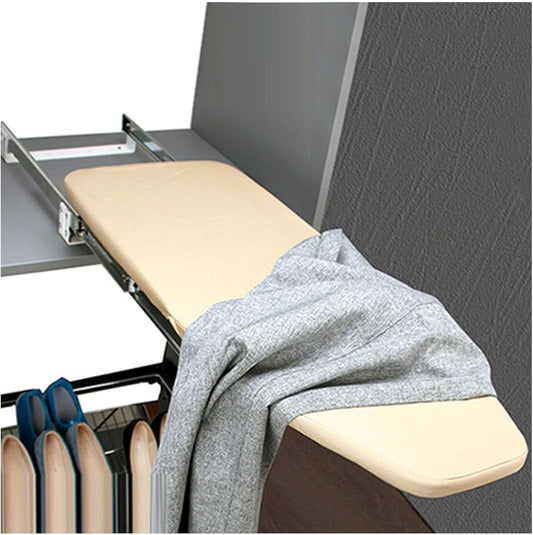 La planche escamotable avec un revetement en coton, avec une structure pliante